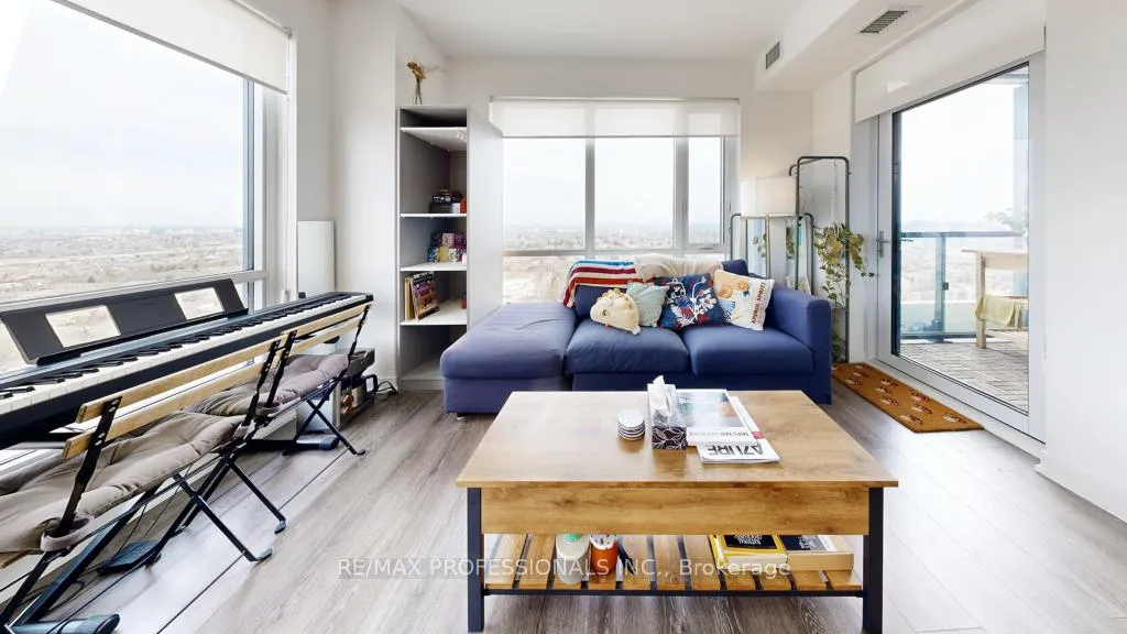 Photo 18 of 7950 Bathurst Street, Vaughan, Beverley Glen — HOMEH