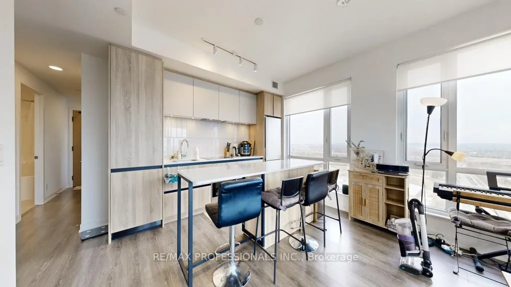 Photo 25 of 7950 Bathurst Street, Vaughan, Beverley Glen — HOMEH