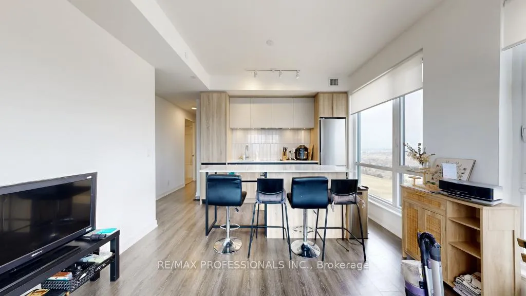 Photo 26 of 7950 Bathurst Street, Vaughan, Beverley Glen — HOMEH