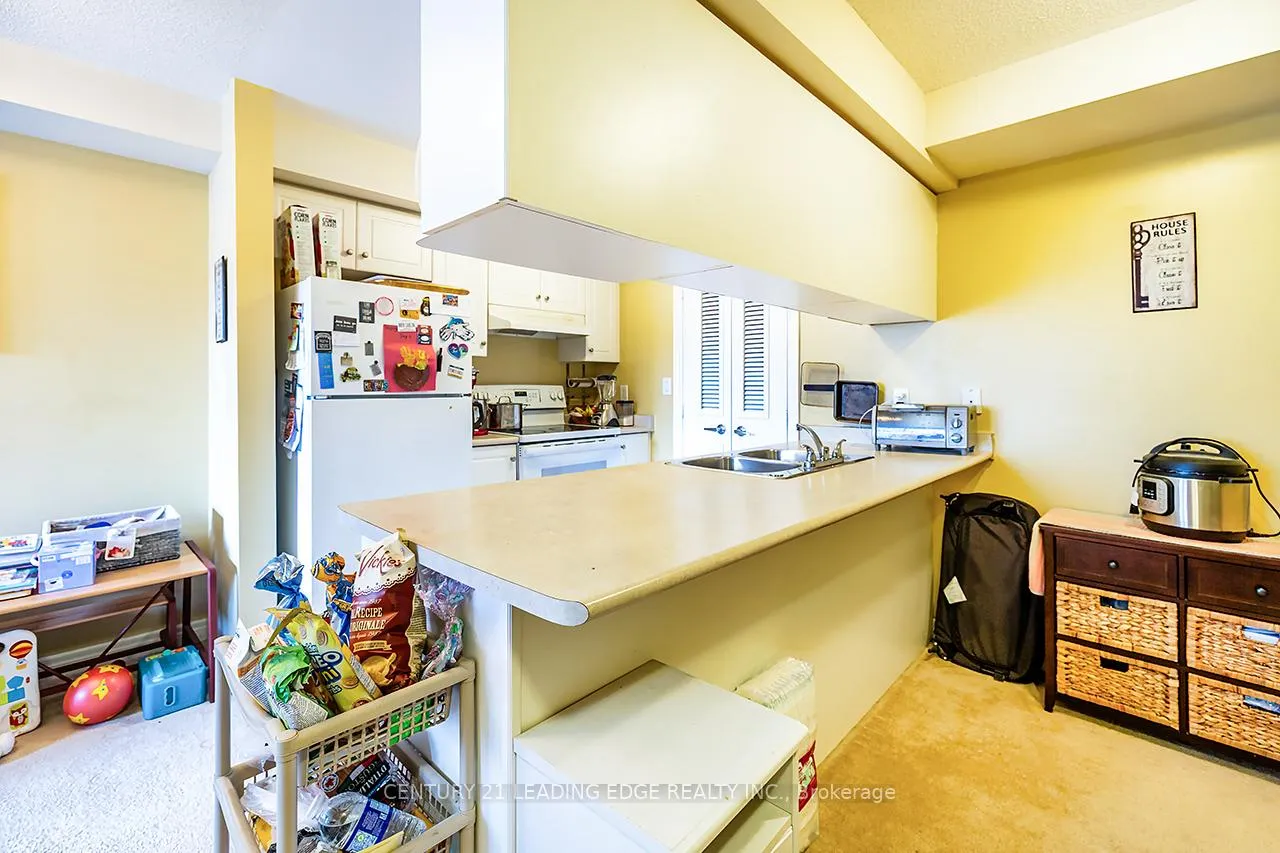 Photo 5 of Unit 201, 80 Aerodrome Crescent, Toronto, Leaside — HOMEH