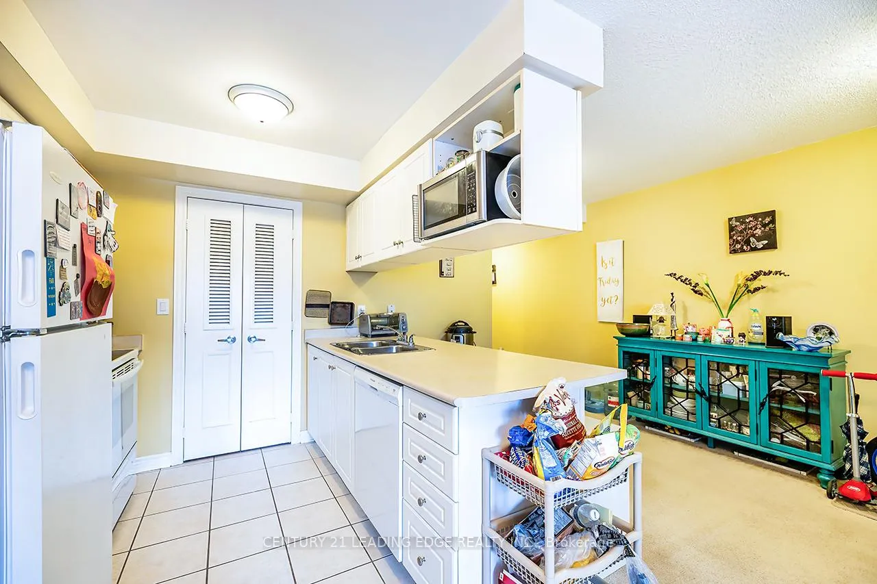 Photo 6 of Unit 201, 80 Aerodrome Crescent, Toronto, Leaside — HOMEH