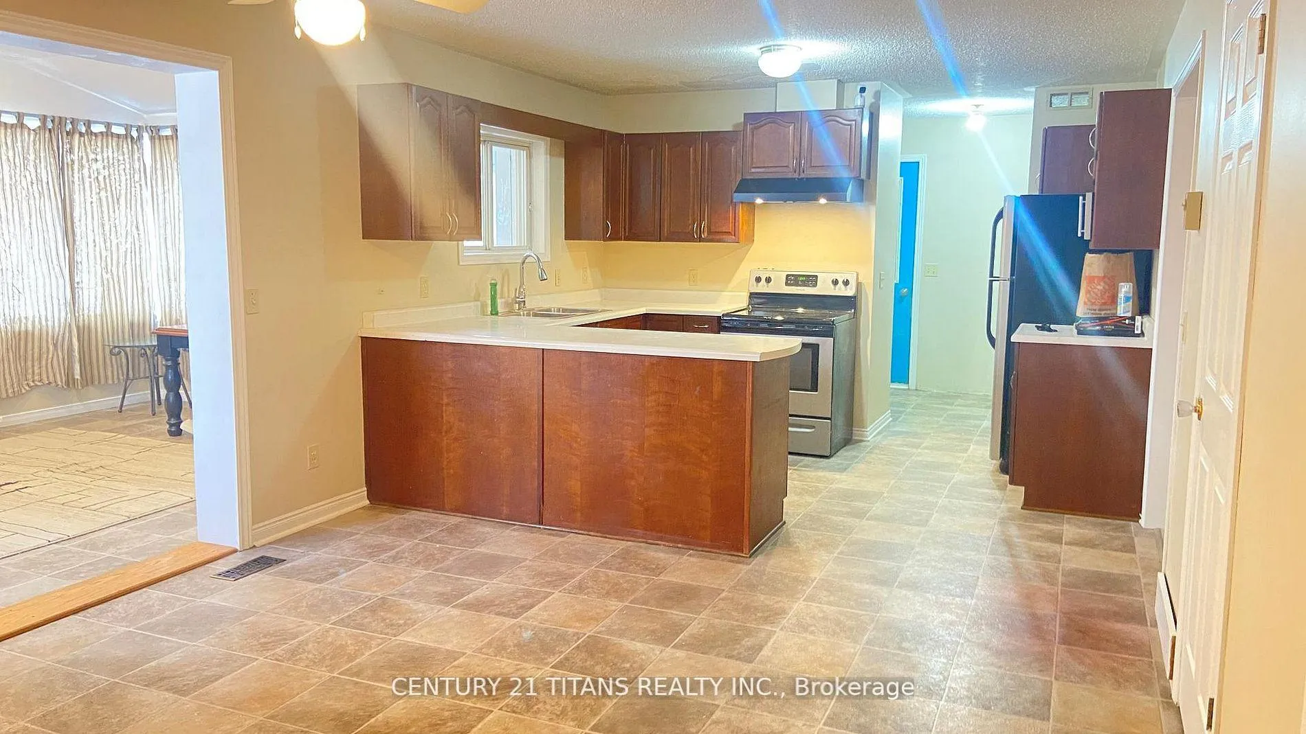 Photo 4 of 14436 Scott Line, Chatham-Kent, Highgate — HOMEH