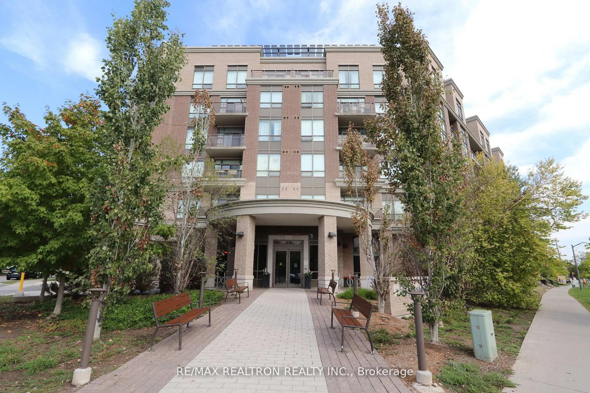 Photo 1 of Unit 605, 540 Bur Oak Avenue, Markham, Berczy — HOMEH