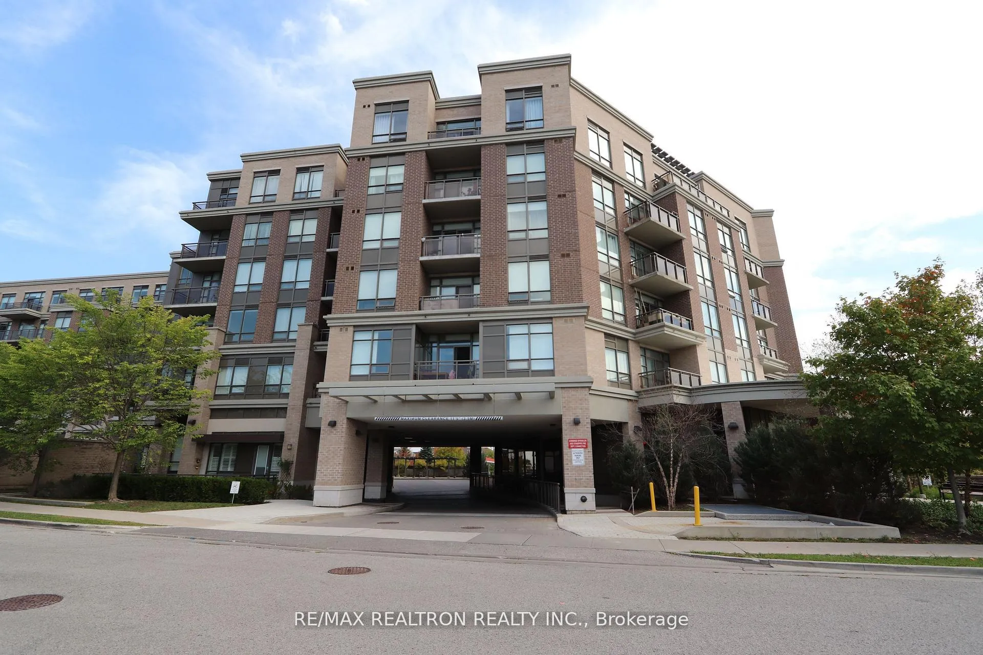 Photo 2 of Unit 605, 540 Bur Oak Avenue, Markham, Berczy — HOMEH