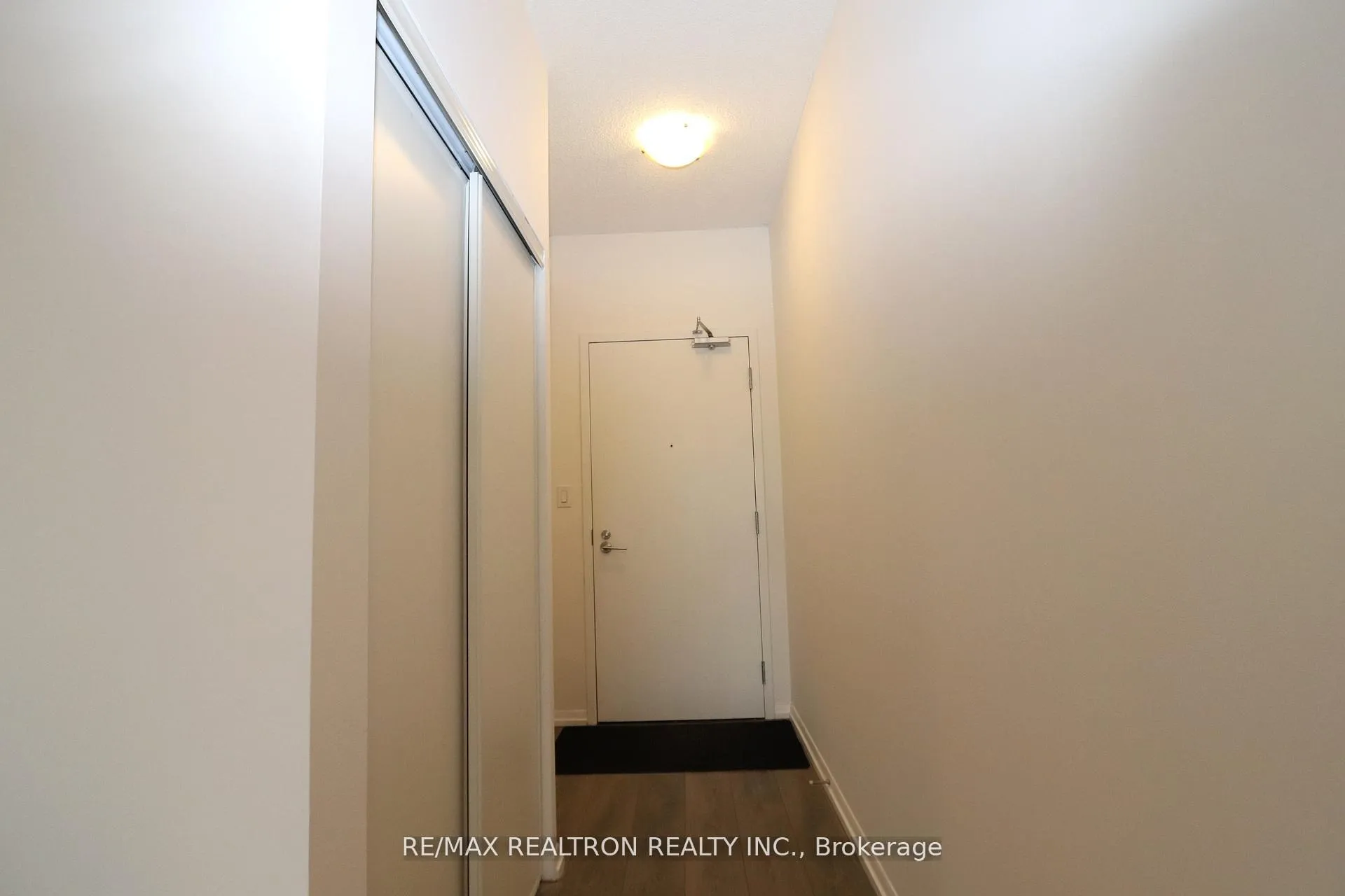 Photo 9 of Unit 605, 540 Bur Oak Avenue, Markham, Berczy — HOMEH