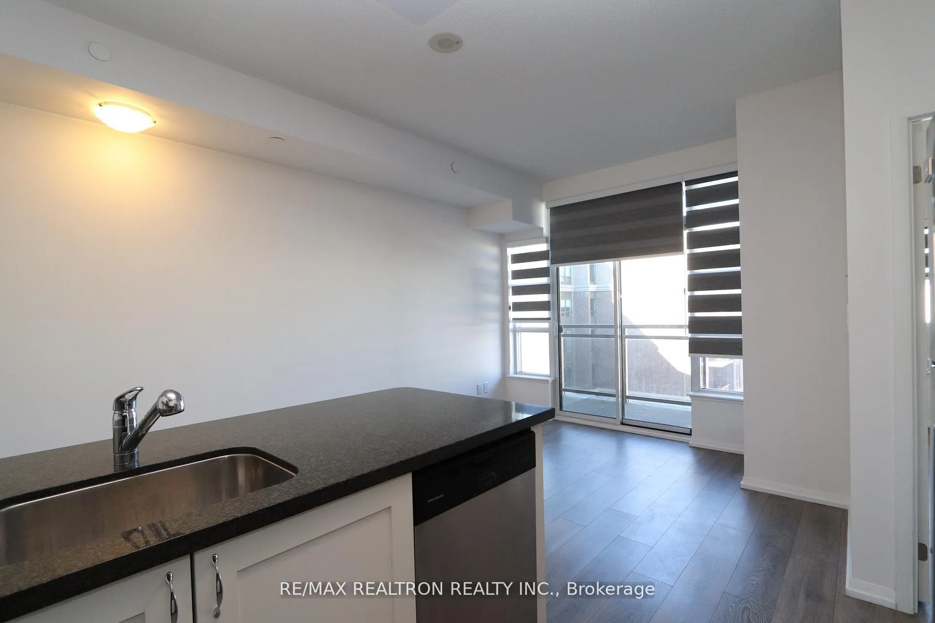 Photo 14 of Unit 605, 540 Bur Oak Avenue, Markham, Berczy — HOMEH