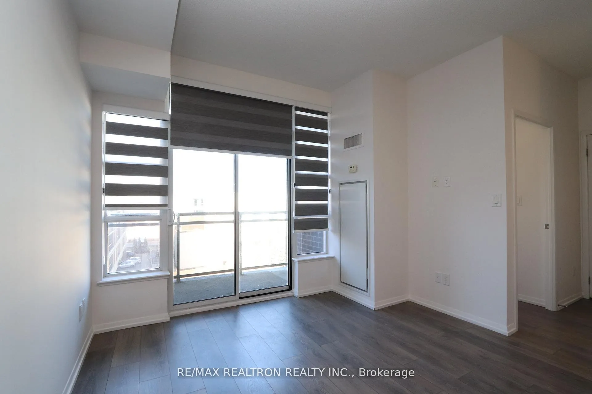 Photo 16 of Unit 605, 540 Bur Oak Avenue, Markham, Berczy — HOMEH