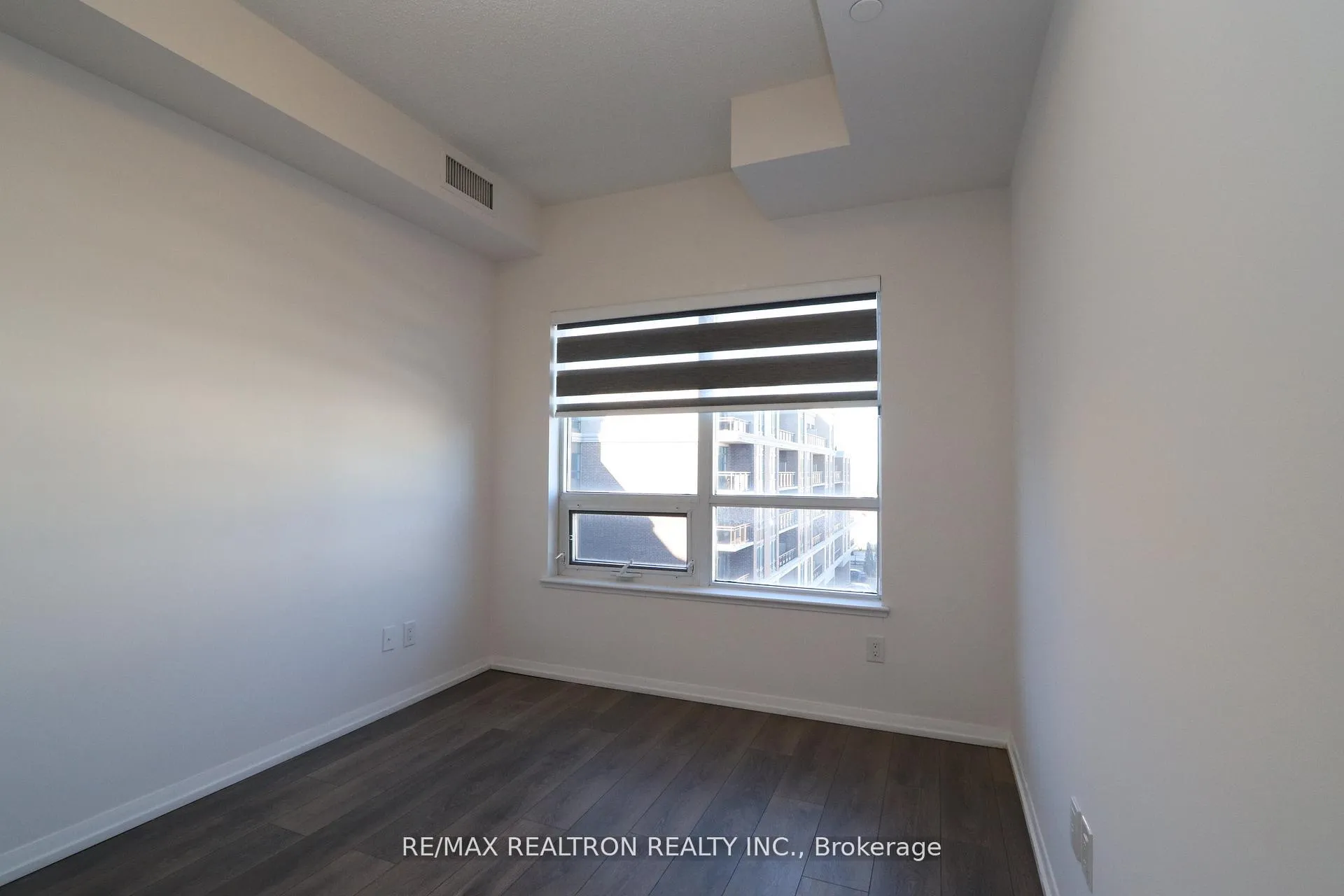 Photo 18 of Unit 605, 540 Bur Oak Avenue, Markham, Berczy — HOMEH