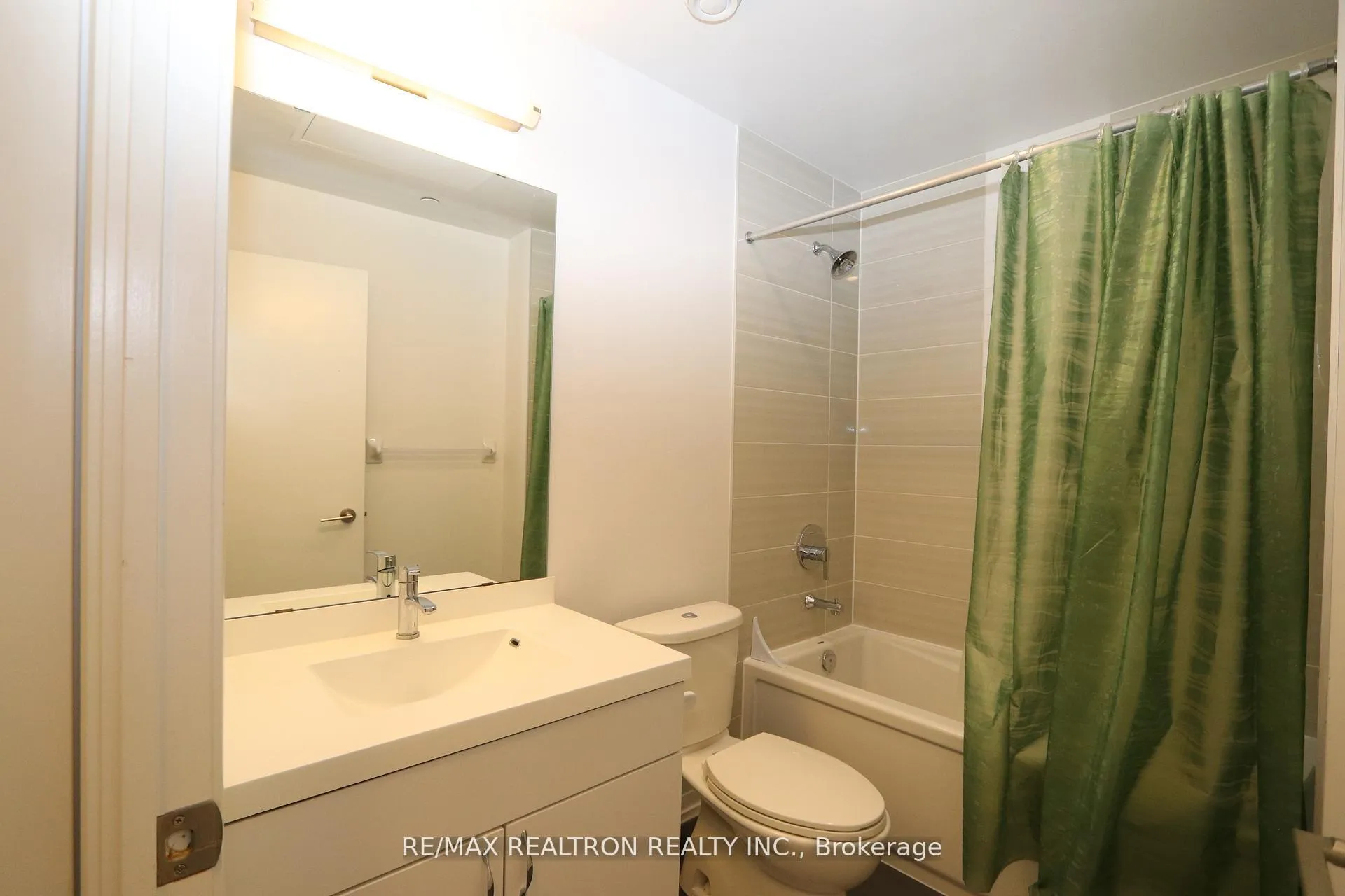 Photo 22 of Unit 605, 540 Bur Oak Avenue, Markham, Berczy — HOMEH