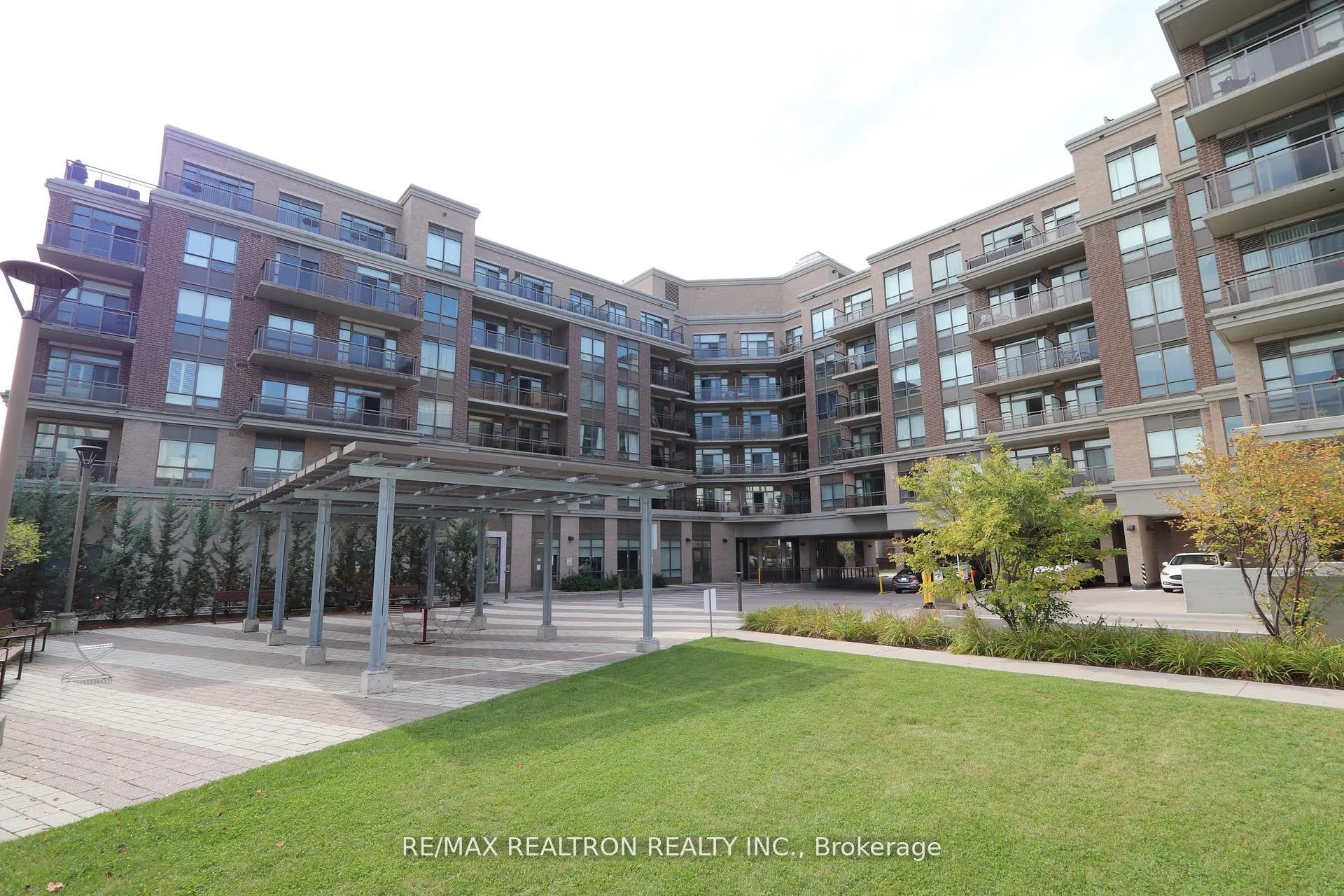 Photo 34 of Unit 605, 540 Bur Oak Avenue, Markham, Berczy — HOMEH