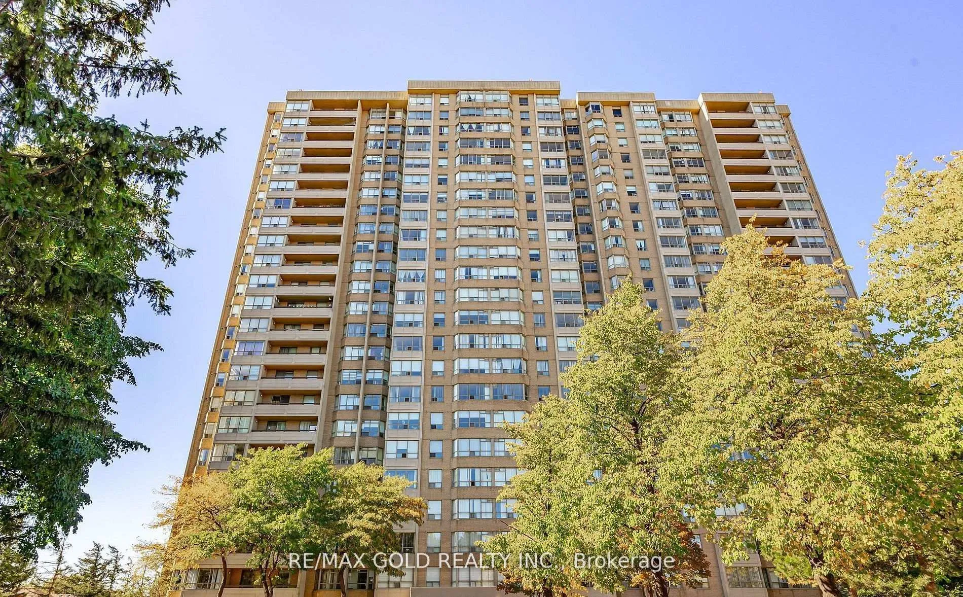 Photo 2 of Unit 403, 30 Malta Avenue, Brampton, Fletcher's Creek South — HOMEH