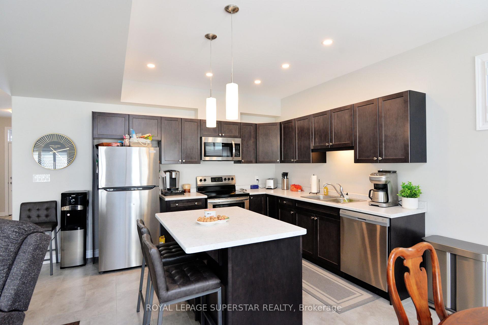 Photo 11 of 29 Bowman Crescent, Thorold, Hurricane/Merrittville — HOMEH
