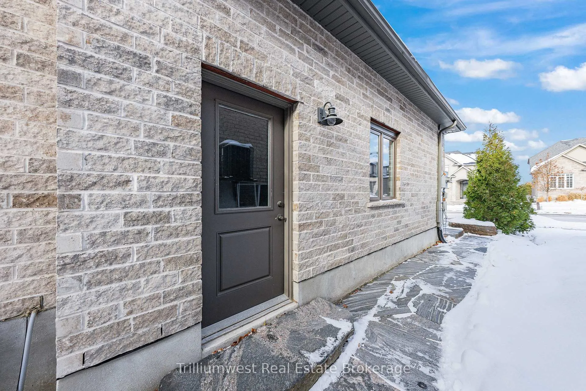 Photo 40 of 45 Zaduk Place, Guelph, Kortright East — HOMEH