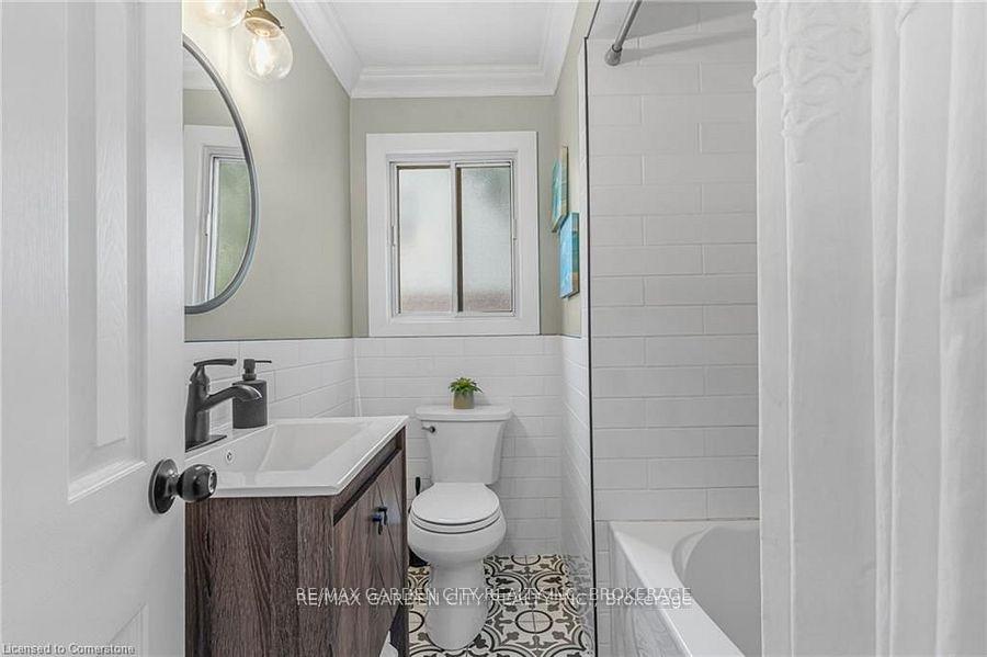 Photo 1 of 17 Parkdale Drive, Thorold, Thorold Downtown — HOMEH