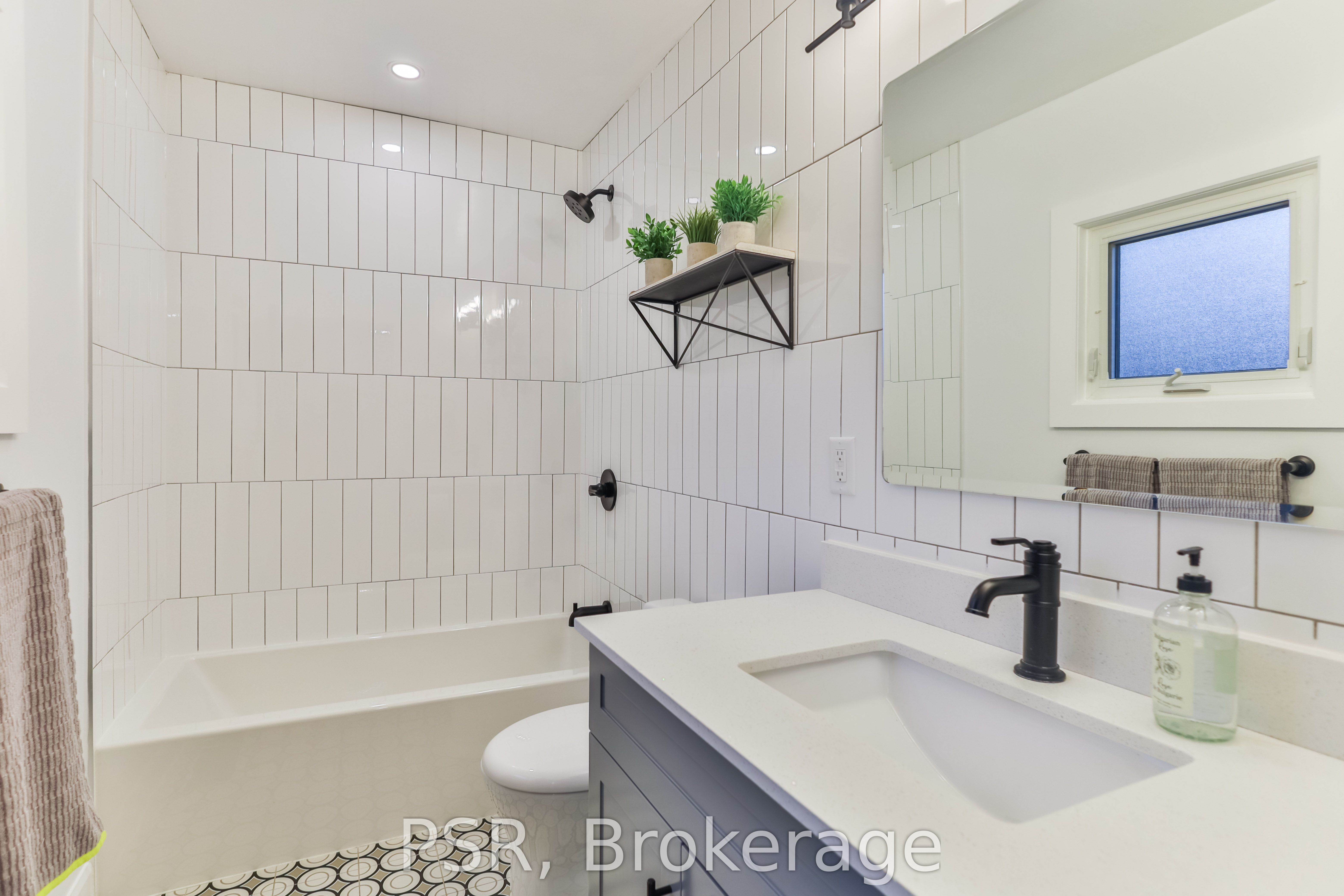 Photo 54 of 55 Deschene Avenue, Hamilton, Greeningdon — HOMEH