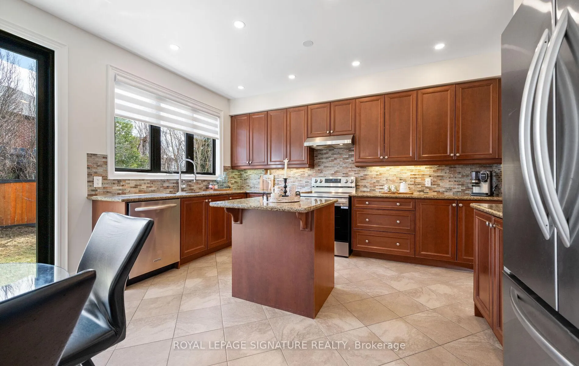 Photo 12 of 57 Sir Francesco Street, Vaughan, Patterson — HOMEH