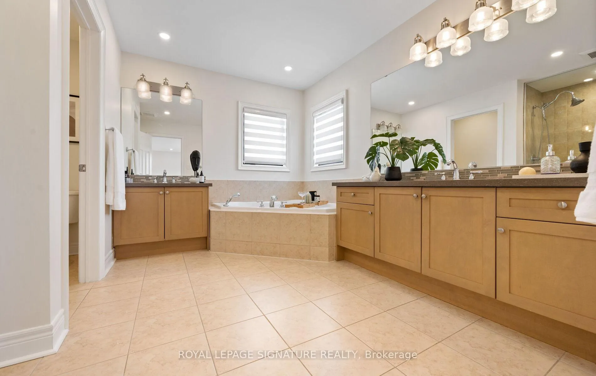 Photo 19 of 57 Sir Francesco Street, Vaughan, Patterson — HOMEH