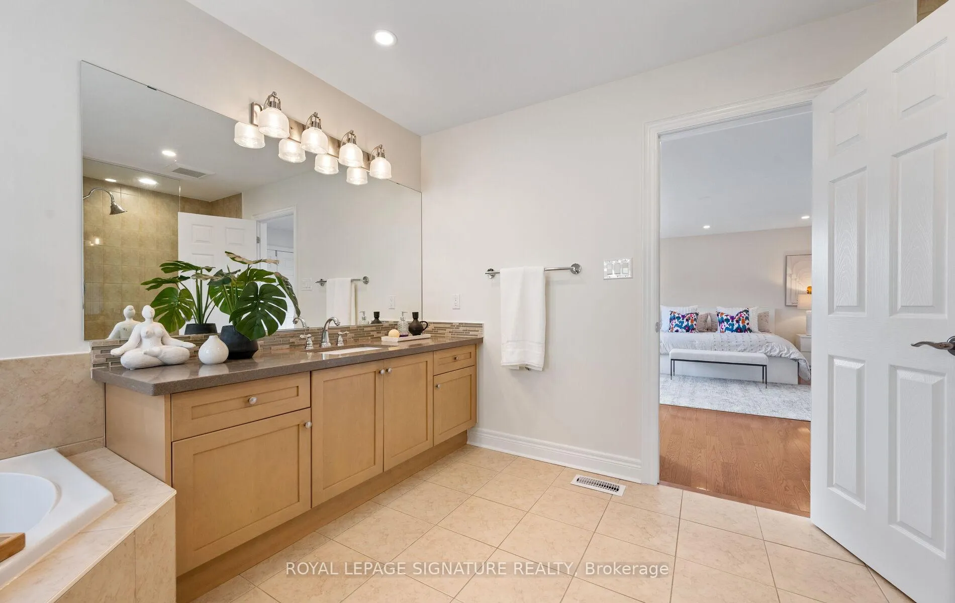 Photo 20 of 57 Sir Francesco Street, Vaughan, Patterson — HOMEH