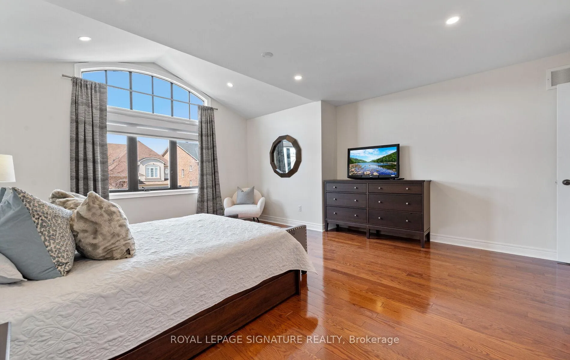 Photo 27 of 57 Sir Francesco Street, Vaughan, Patterson — HOMEH