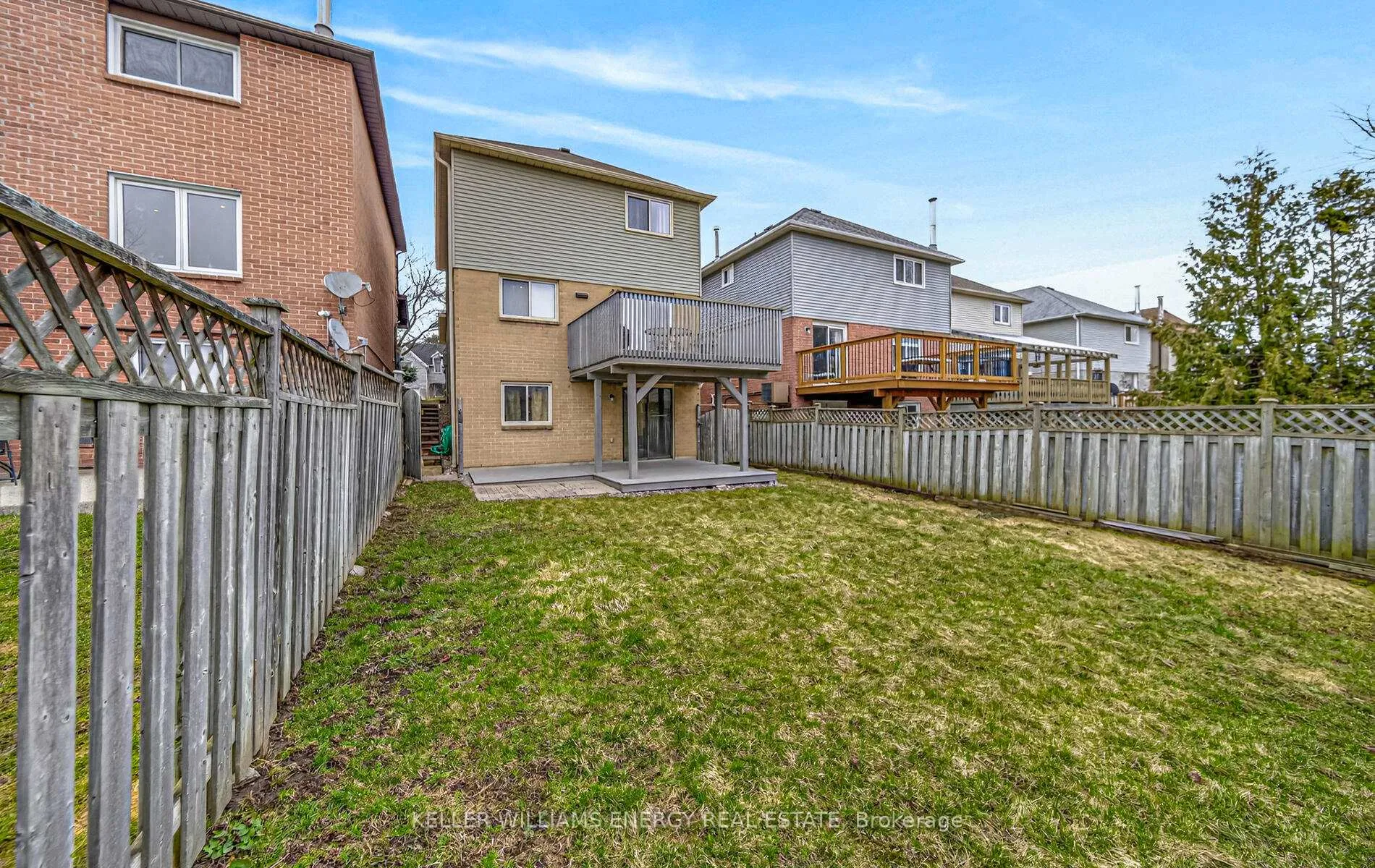 Photo 6 of 10 Ducatel Crescent, Ajax, Central — HOMEH