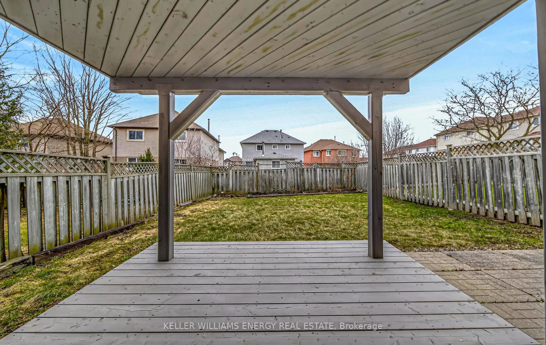 Photo 8 of 10 Ducatel Crescent, Ajax, Central — HOMEH