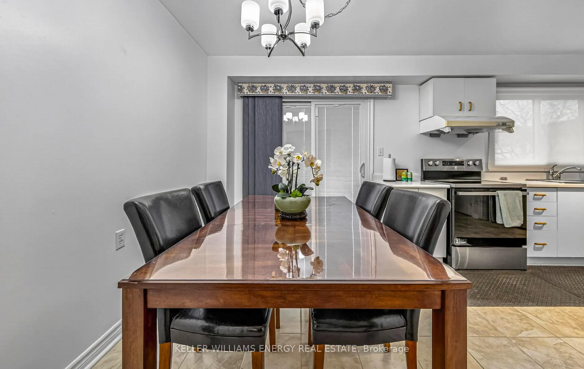 Photo 19 of 10 Ducatel Crescent, Ajax, Central — HOMEH