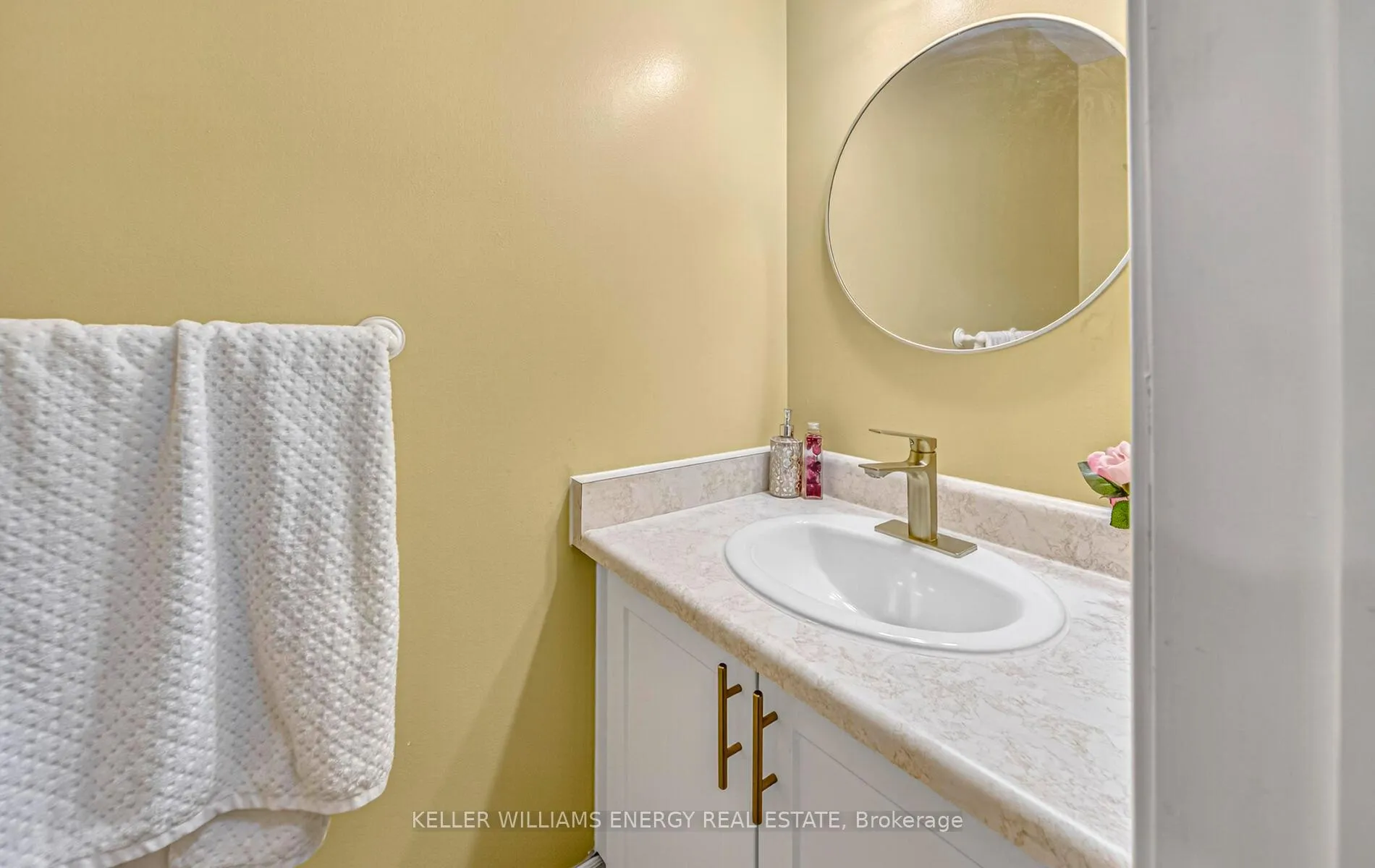 Photo 24 of 10 Ducatel Crescent, Ajax, Central — HOMEH