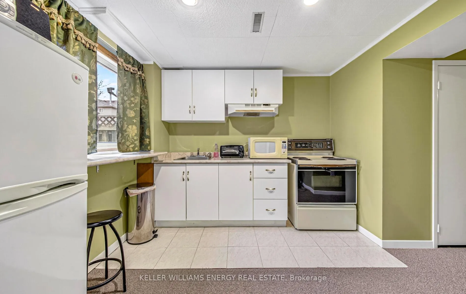 Photo 37 of 10 Ducatel Crescent, Ajax, Central — HOMEH