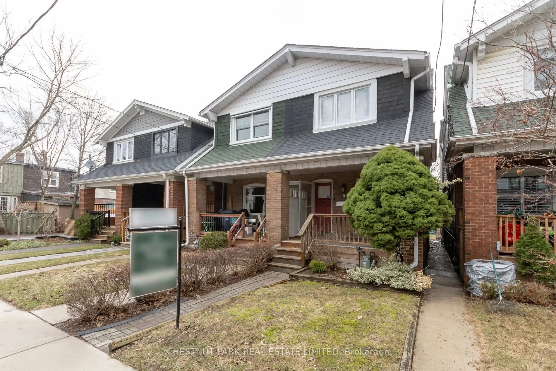 Photo 2 of 9 Forsyth Road, Toronto, Mount Pleasant East — HOMEH