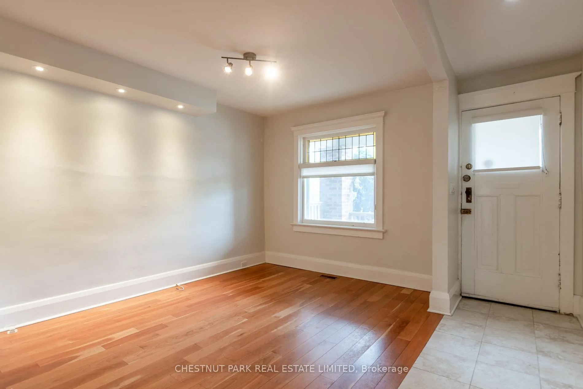 Photo 4 of 9 Forsyth Road, Toronto, Mount Pleasant East — HOMEH