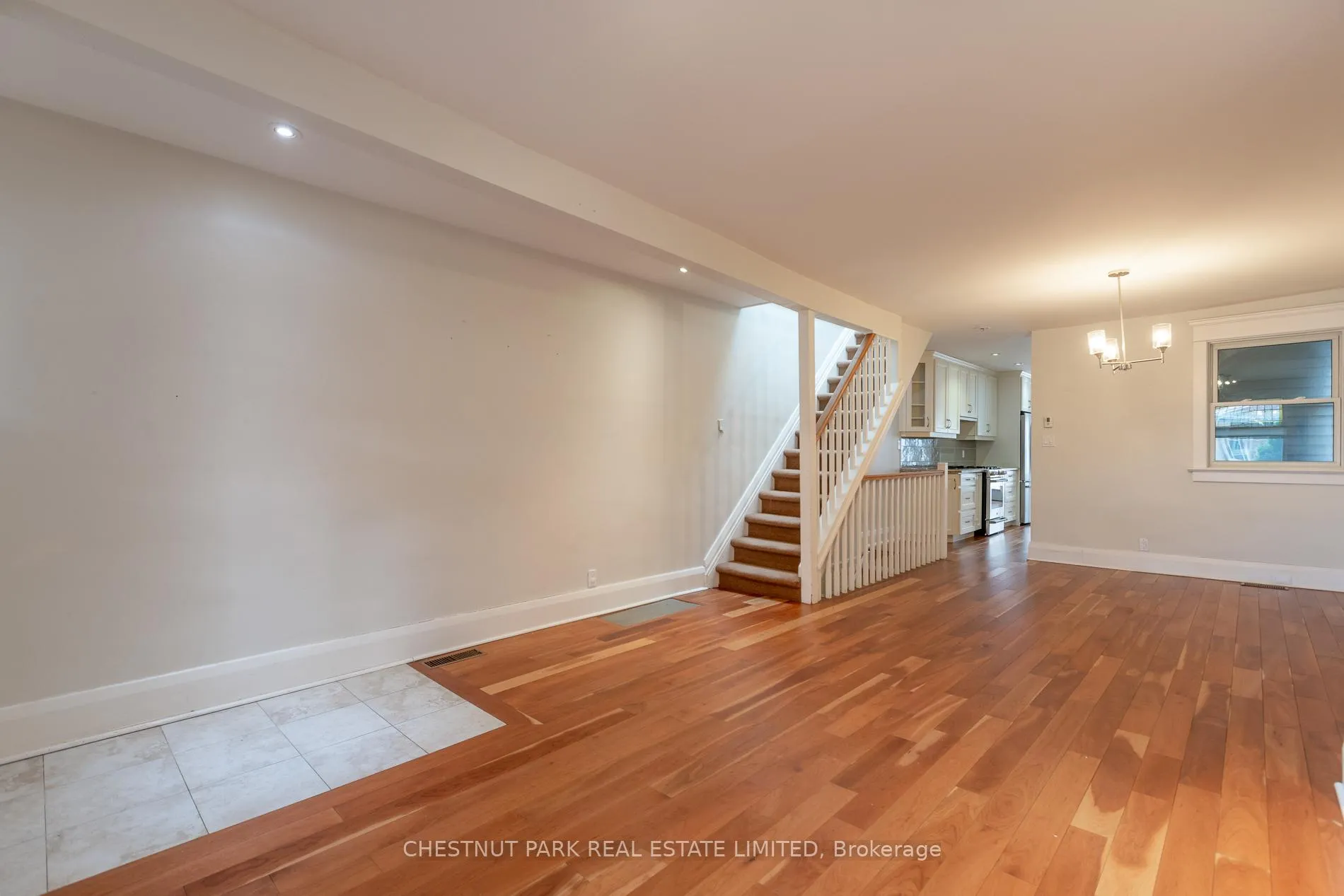 Photo 7 of 9 Forsyth Road, Toronto, Mount Pleasant East — HOMEH