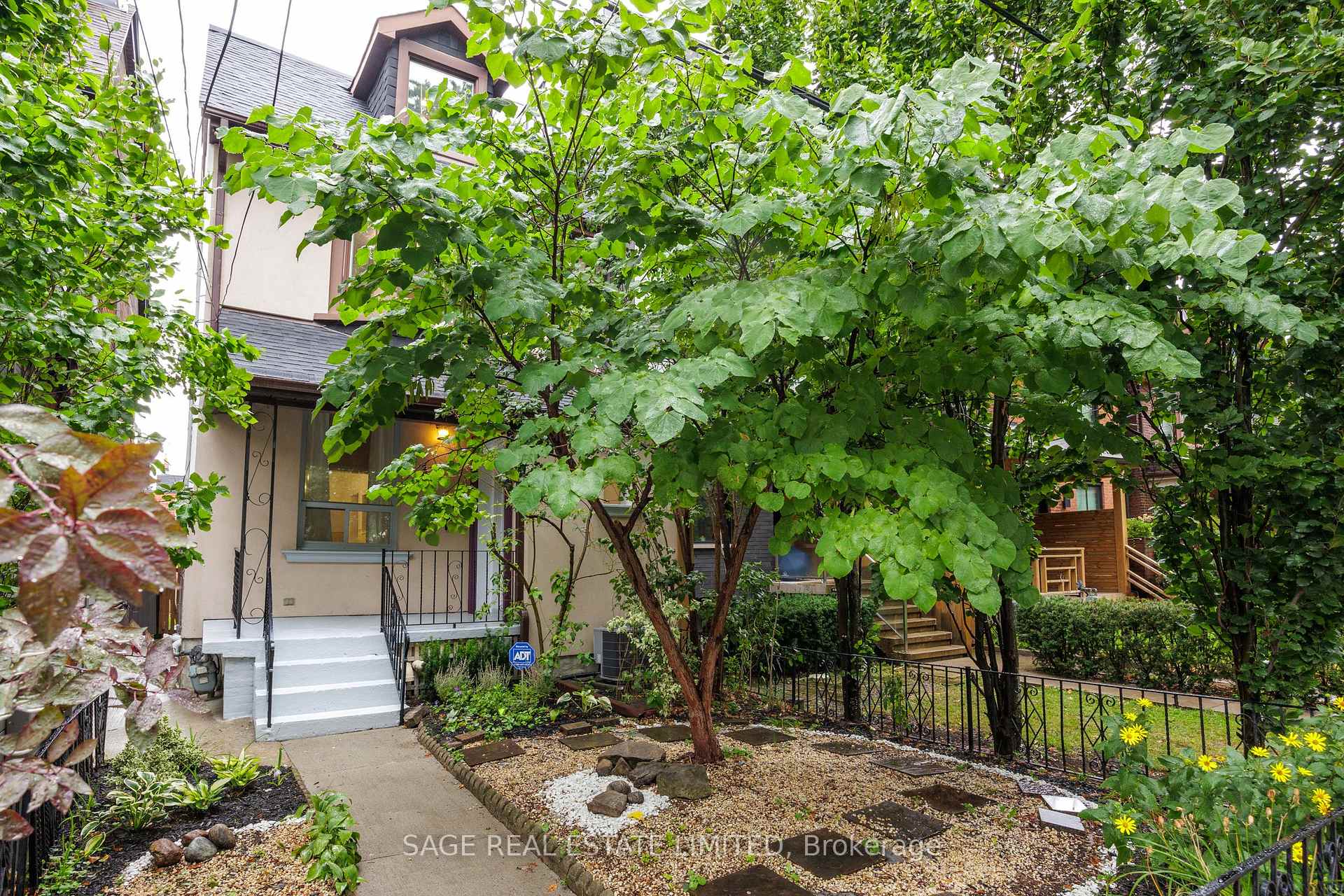Photo 2 of Unit UPPER, 310 Gladstone Avenue, Toronto, Little Portugal — HOMEH