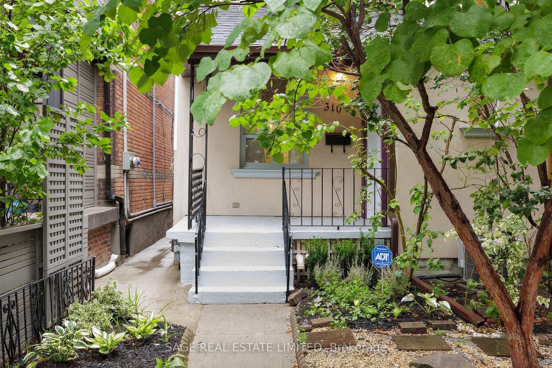 Photo 4 of Unit UPPER, 310 Gladstone Avenue, Toronto, Little Portugal — HOMEH