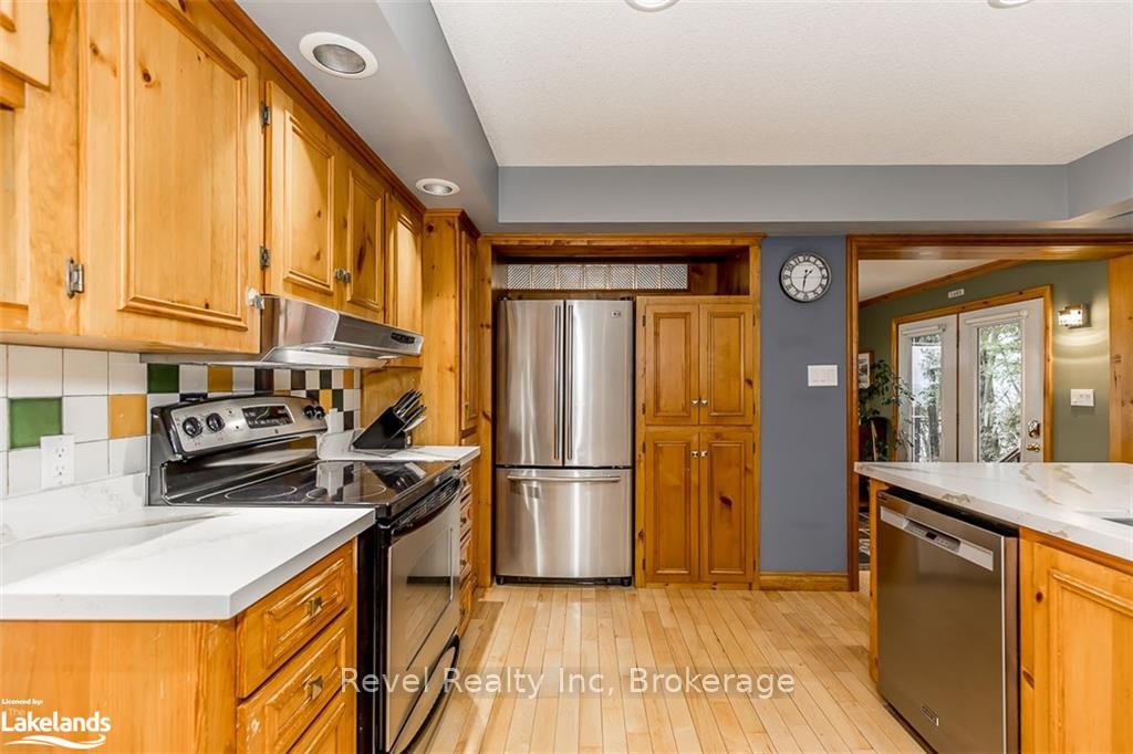 Photo 7 of 8 Willow Drive, Tiny, Rural Tiny — HOMEH