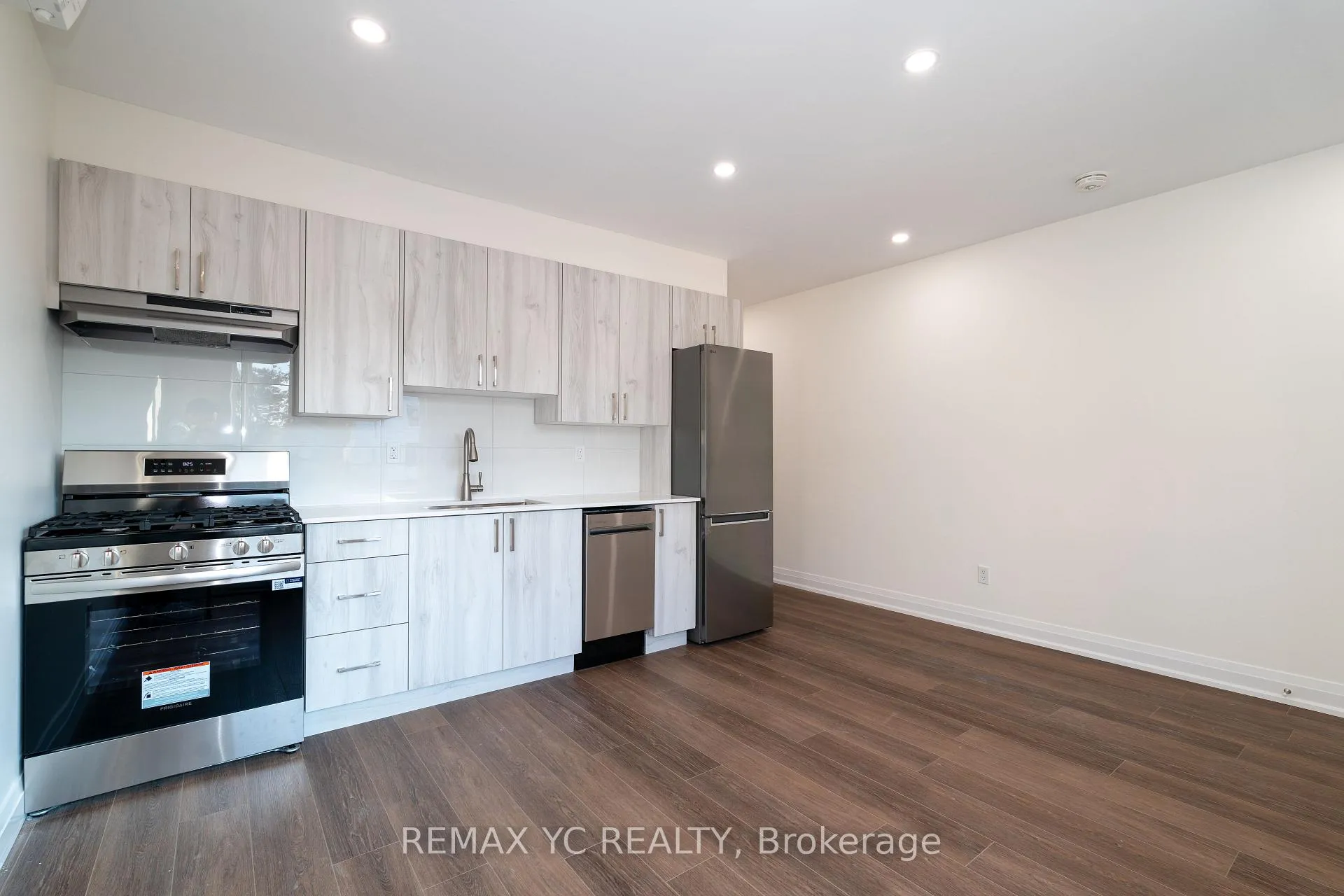 Photo 2 of Unit 2S, 673 Danforth Avenue, Toronto, Blake-Jones — HOMEH