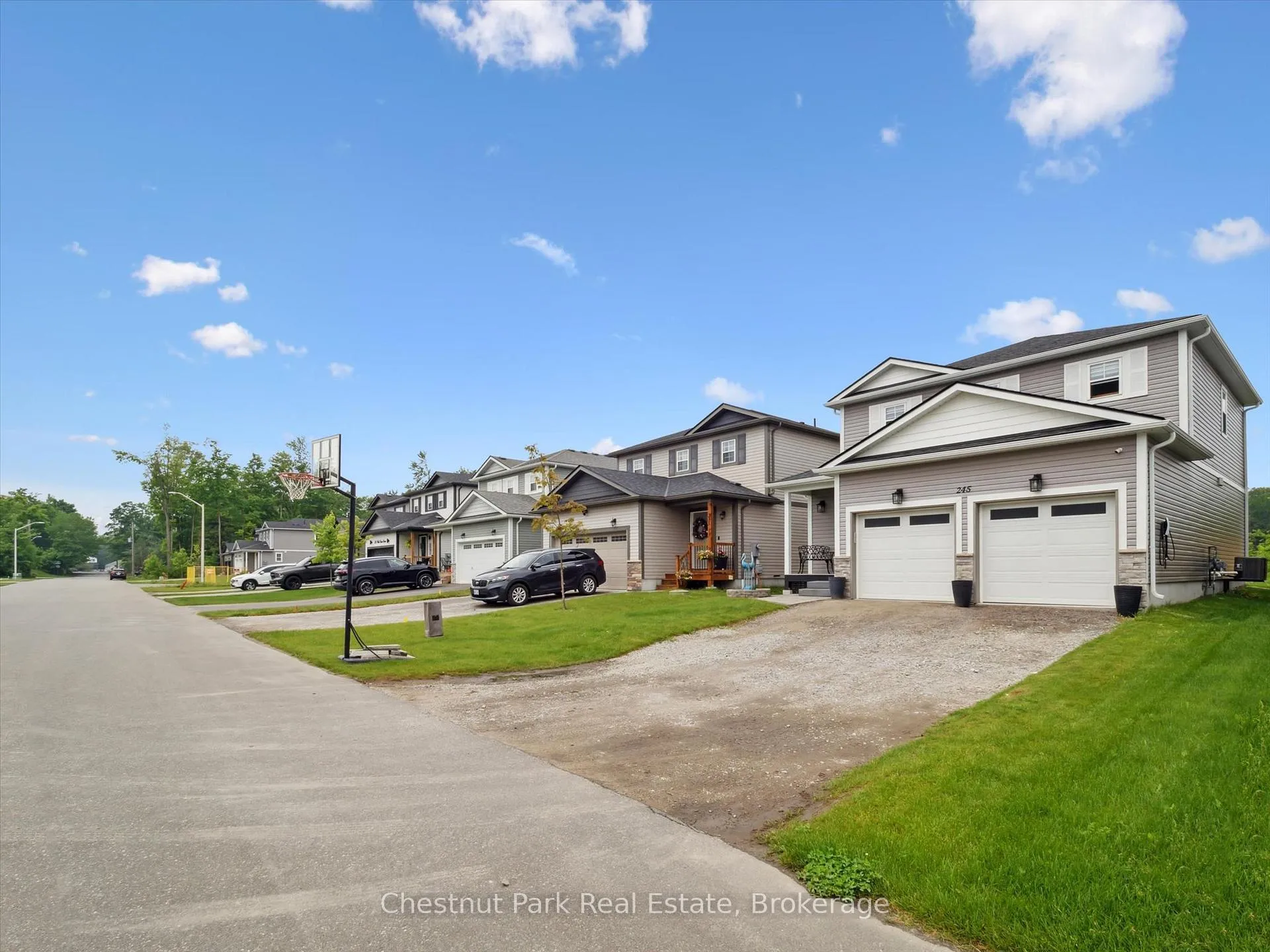 Photo 3 of 245 Wild Rose Drive, Gravenhurst, Muskoka (S) — HOMEH