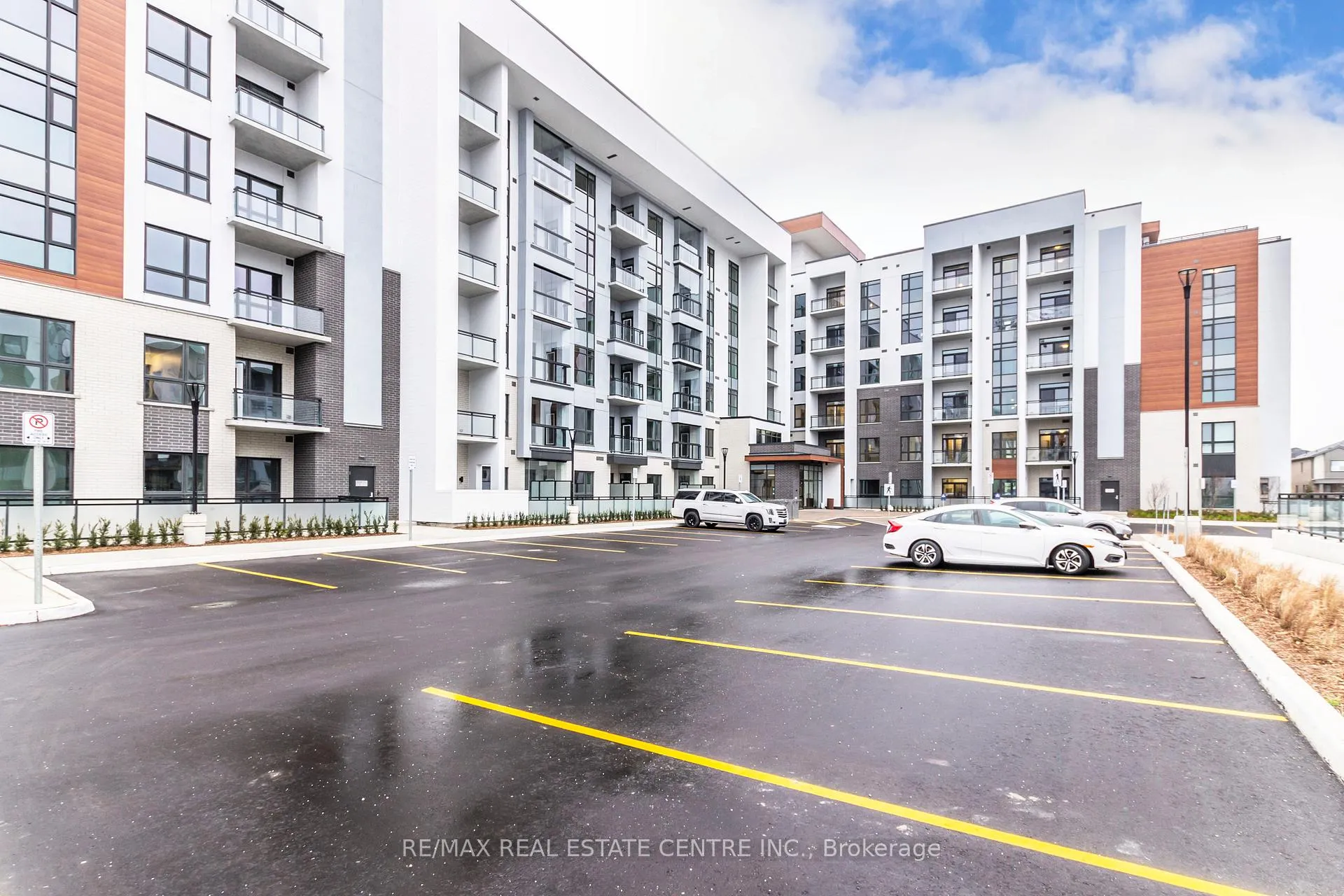Front of Unit 207, 460 Gordon Krantz Avenue