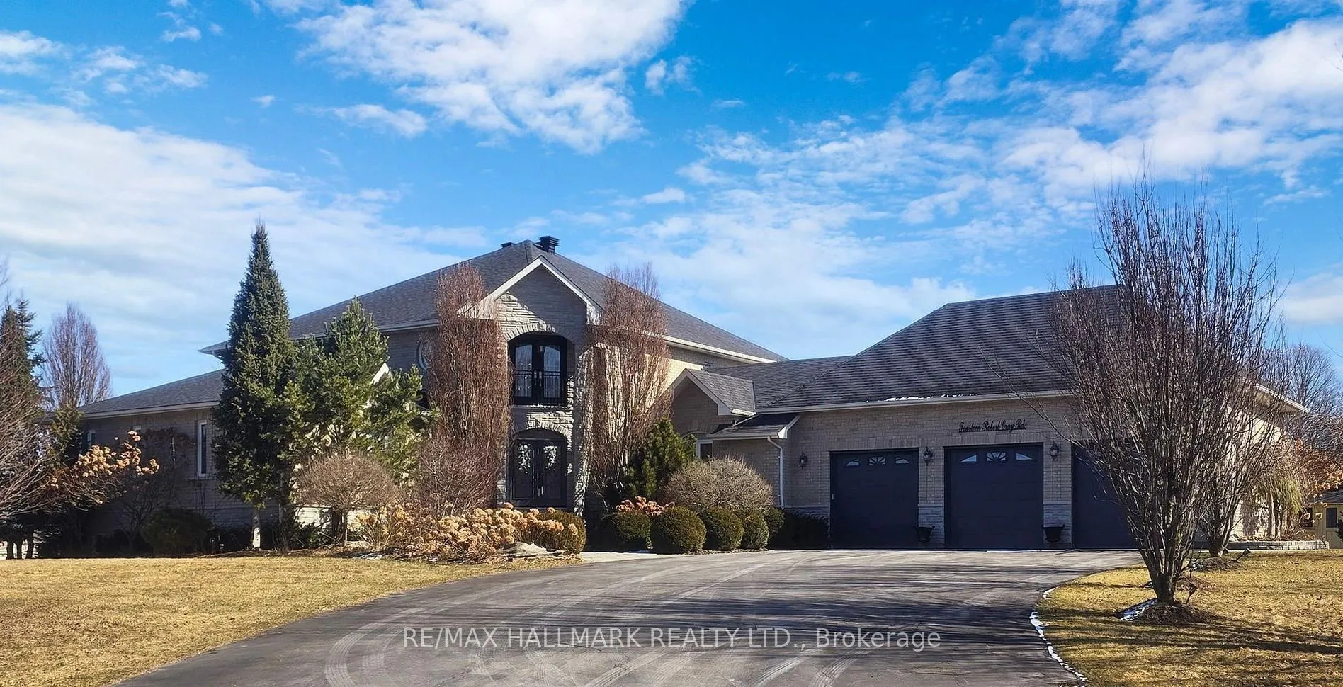 Photo 1 of 14 Robert Gray Road, Whitchurch-Stouffville, Ballantrae — HOMEH