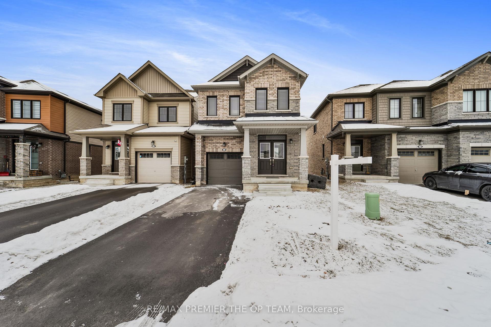 Photo 2 of 115 Vanilla Trail, Thorold, Rolling Meadows — HOMEH