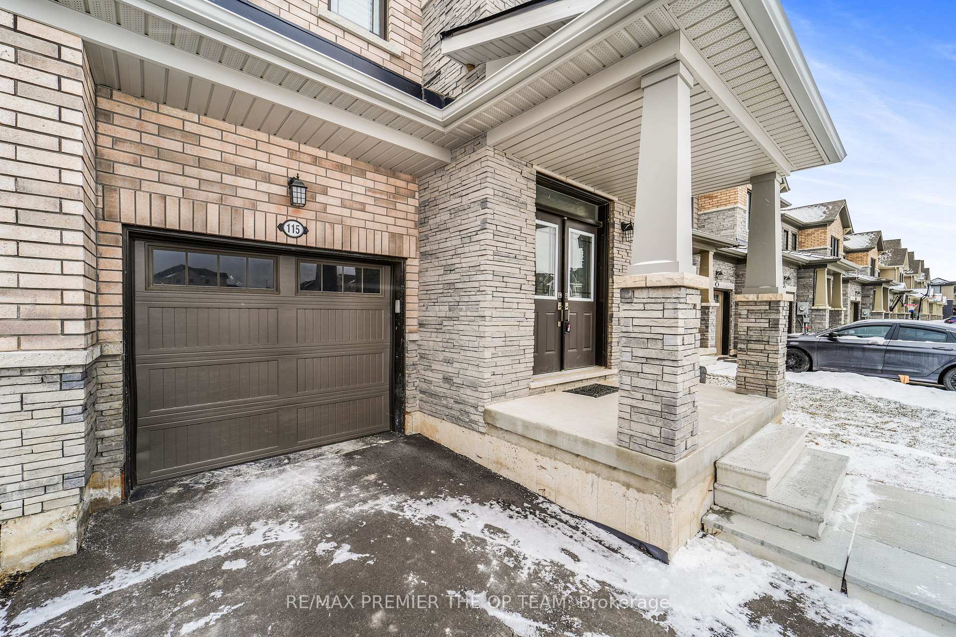 Photo 4 of 115 Vanilla Trail, Thorold, Rolling Meadows — HOMEH