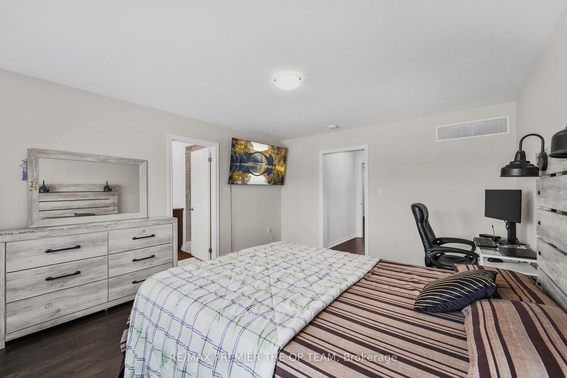 Photo 19 of 115 Vanilla Trail, Thorold, Rolling Meadows — HOMEH