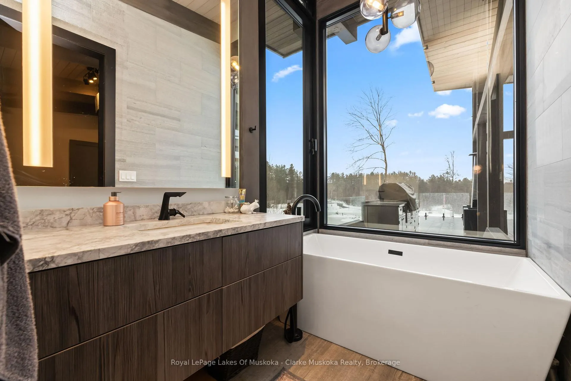 Photo 13 of 1210 Falkenburg Road, Bracebridge, Monck (Bracebridge) — HOMEH