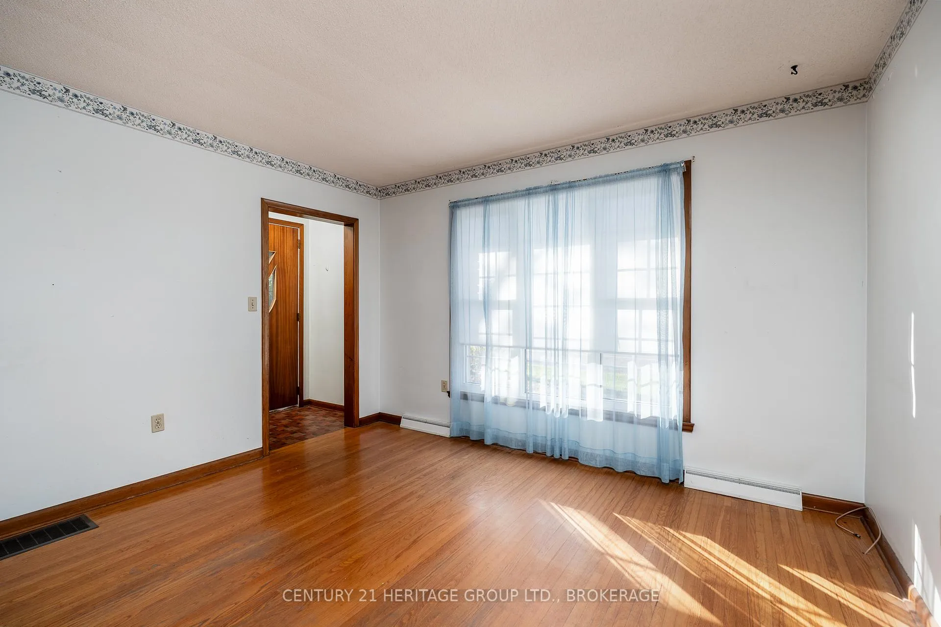 Photo 10 of 3544 Princess Street, Kingston, City Northwest — HOMEH