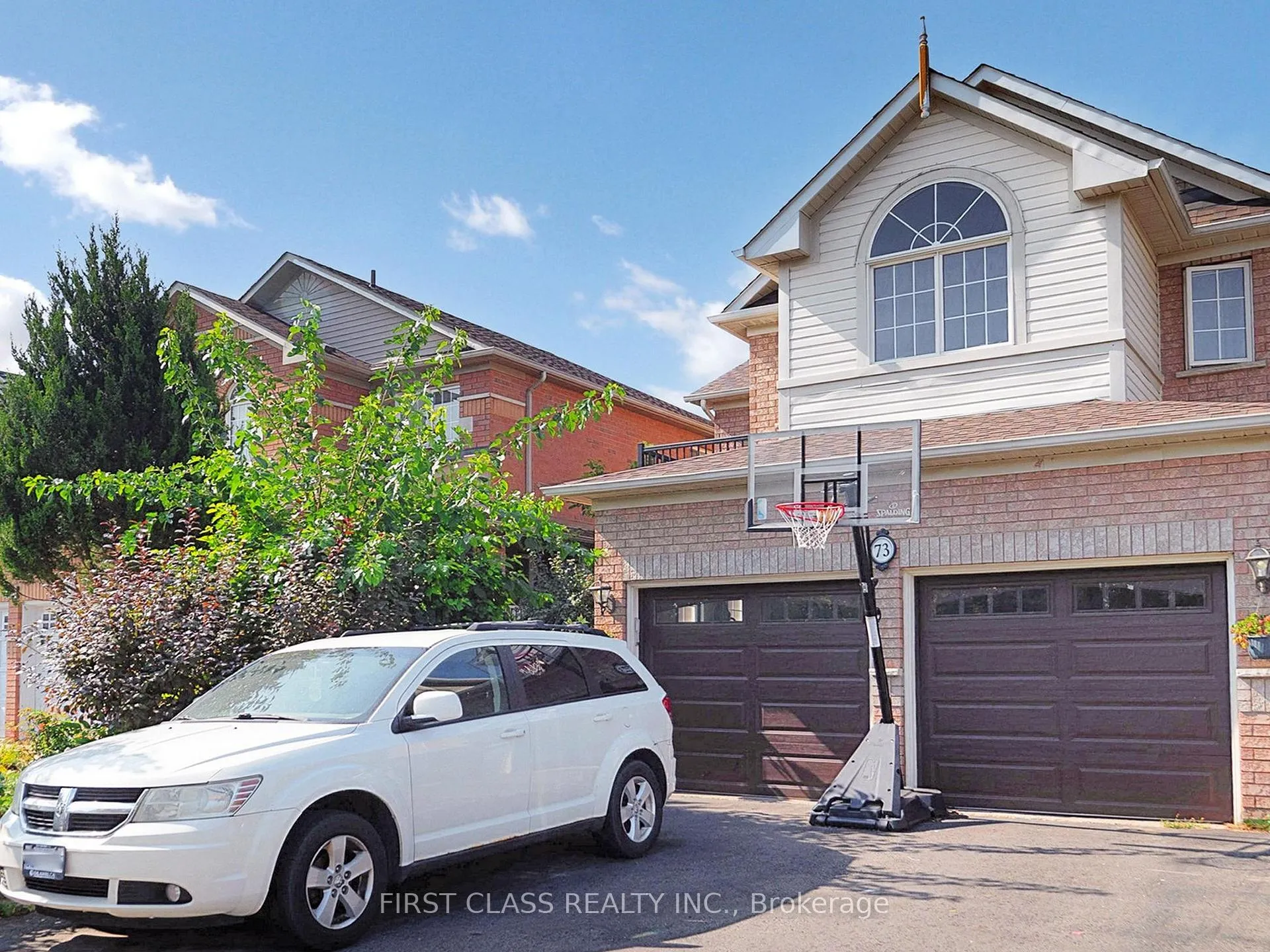 Photo 2 of 73 Porchlight Road, Brampton, Fletcher's Creek Village — HOMEH