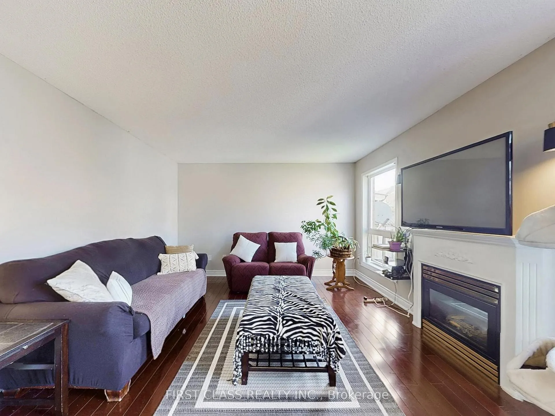 Photo 4 of 73 Porchlight Road, Brampton, Fletcher's Creek Village — HOMEH
