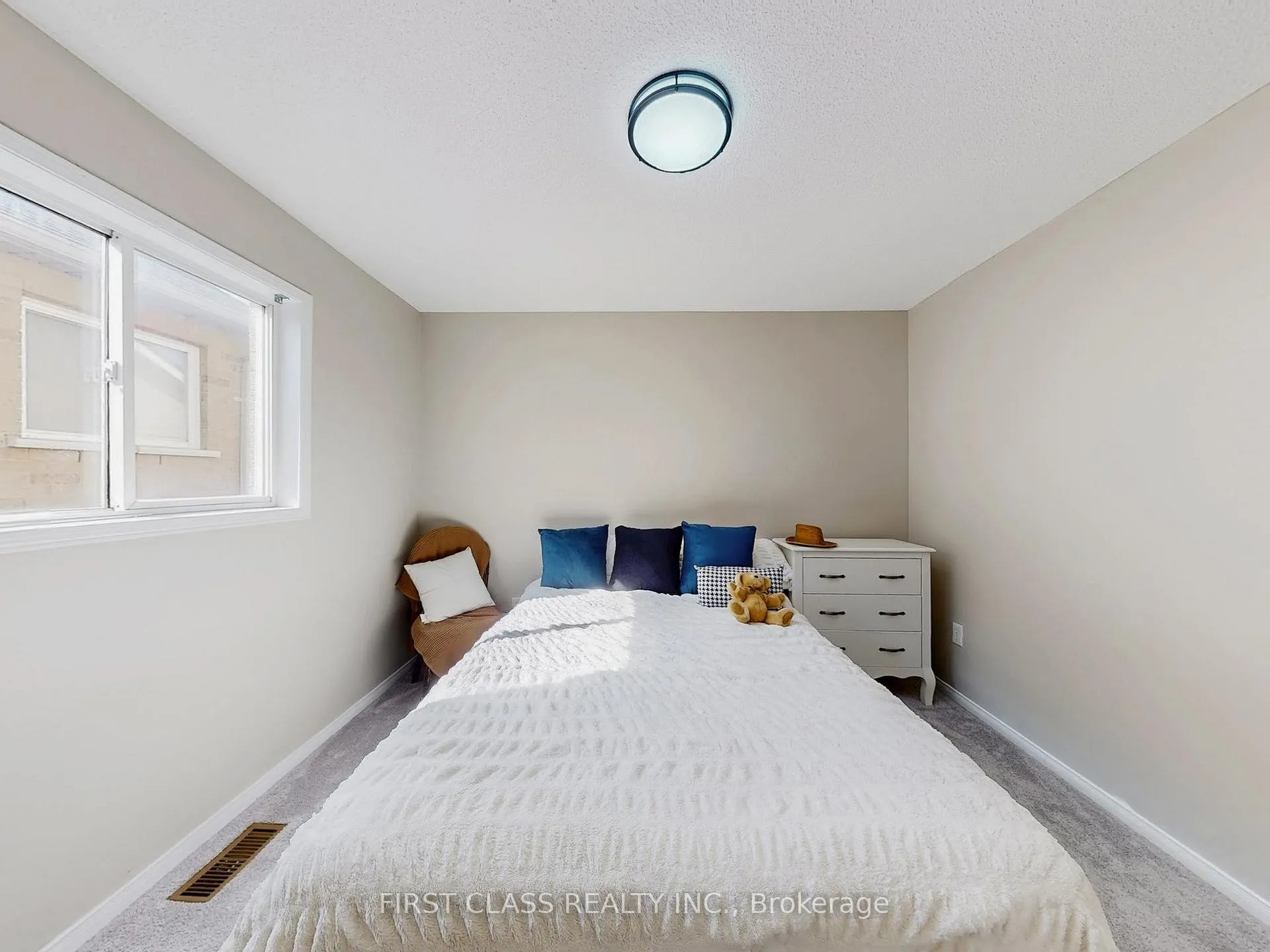 Photo 16 of 73 Porchlight Road, Brampton, Fletcher's Creek Village — HOMEH