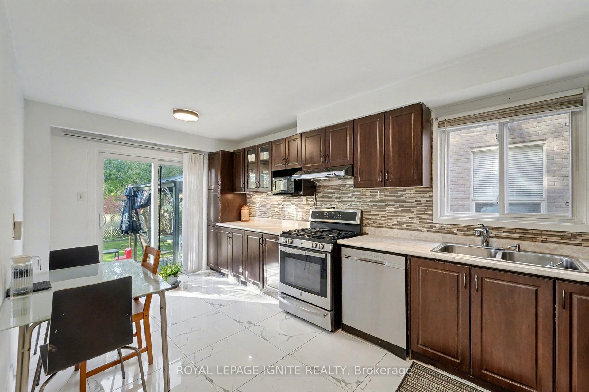 Photo 11 of 20 John Stoner Drive, Scarborough, Malvern — HOMEH