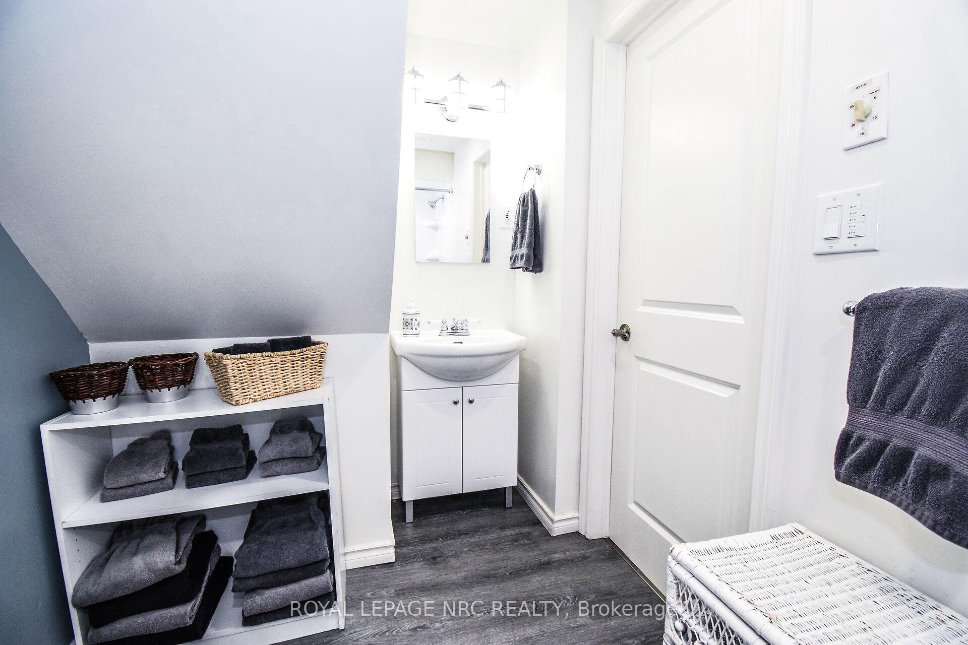 Photo 19 of 109 Pine Street S, Thorold, Thorold Downtown — HOMEH