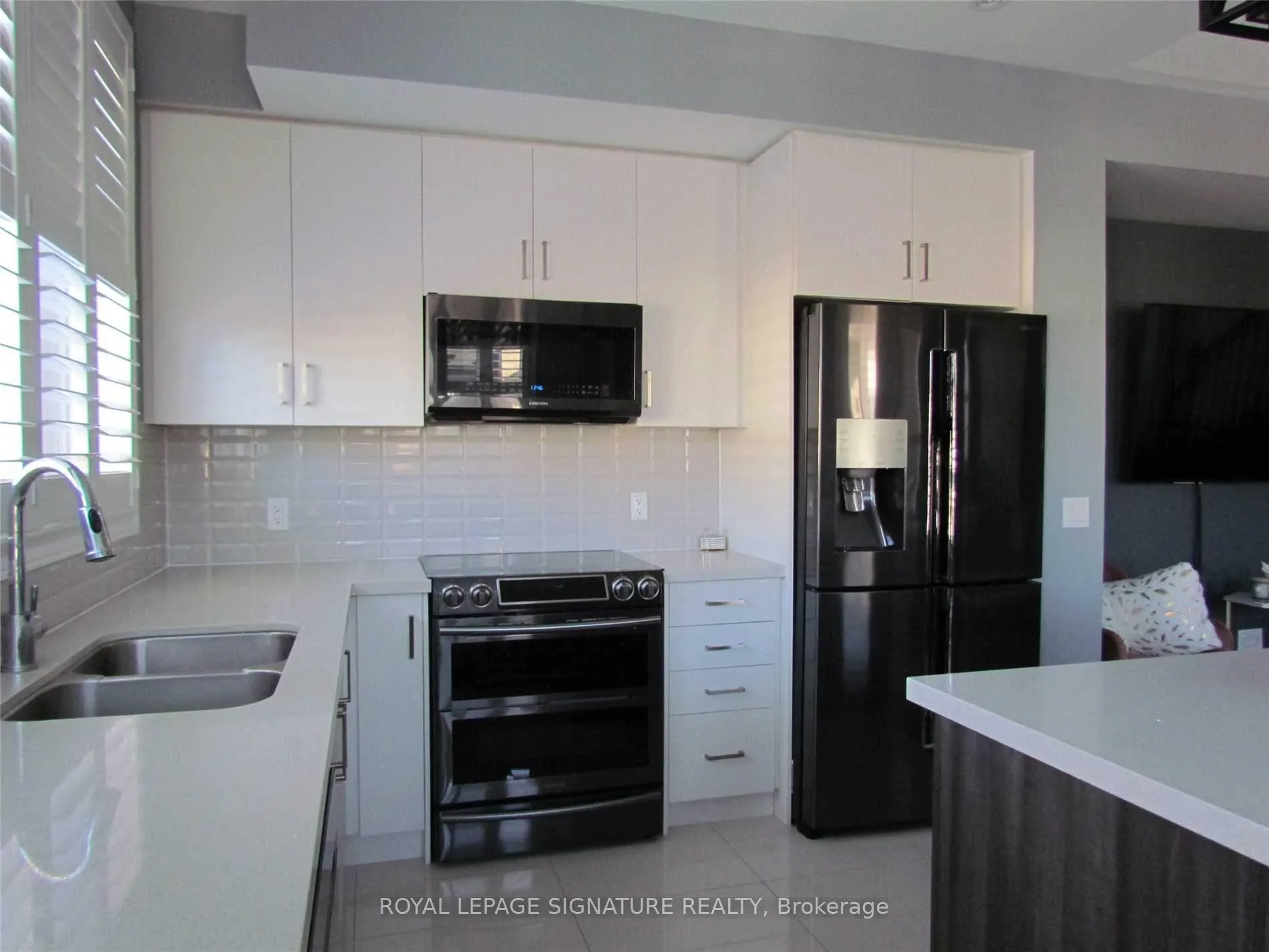 Photo 9 of 434 Athabasca Common, Oakville, Joshua Meadows — HOMEH