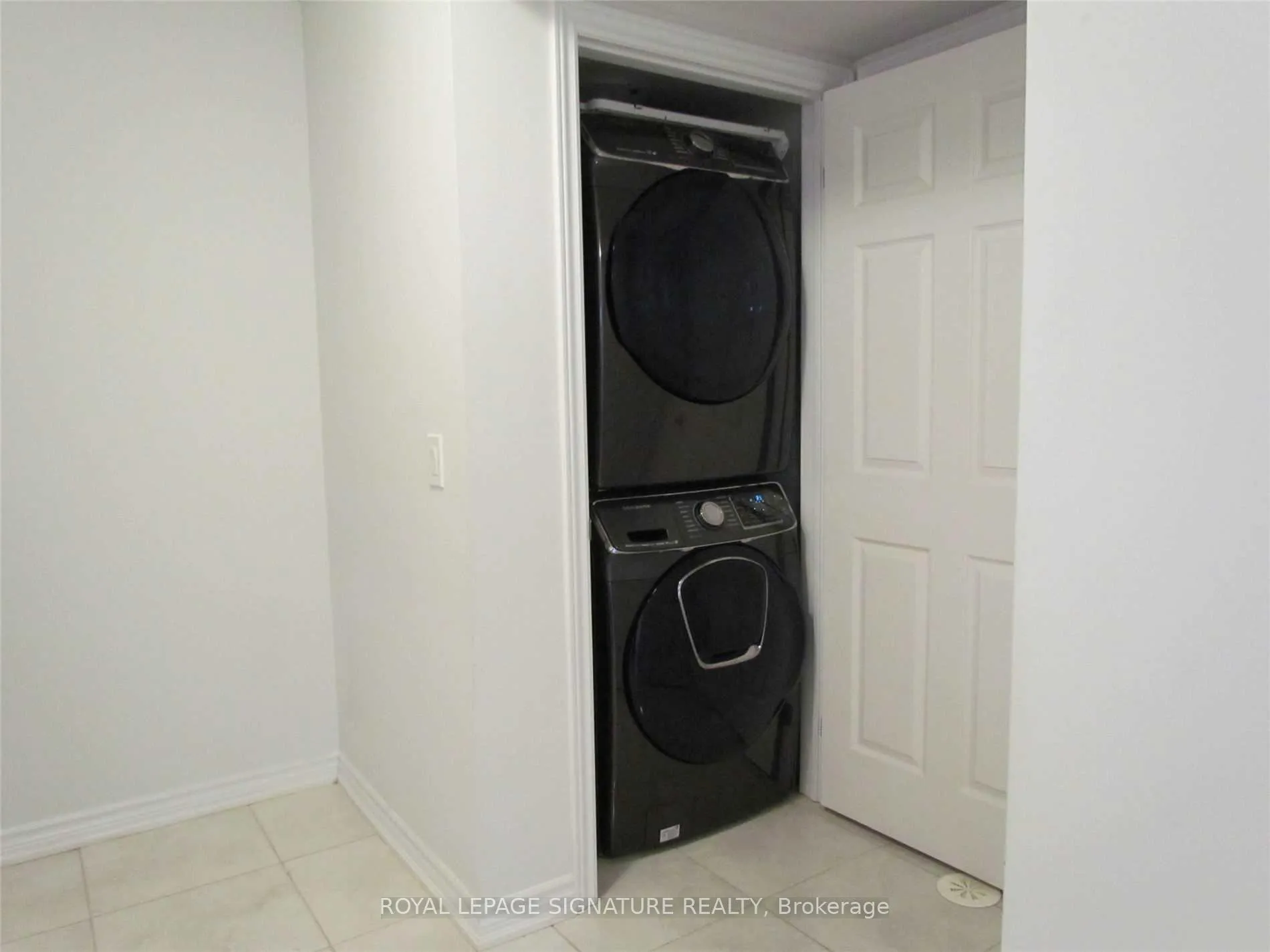 Photo 20 of 434 Athabasca Common, Oakville, Joshua Meadows — HOMEH